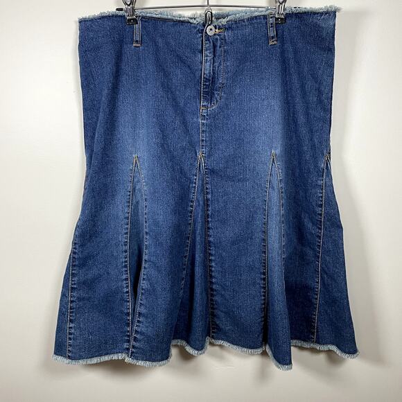 OLD NAVY Y2K  Denim Fit & Flare 12 Raw Hem Button Waist Cotton Jean Skirt Retro - Picture 1 of 7